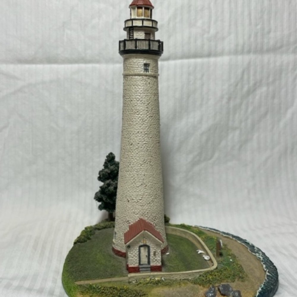 DANBURY MINT LIGHTHOUSE: Fort Gratiot Light, Port Huron, Michigan